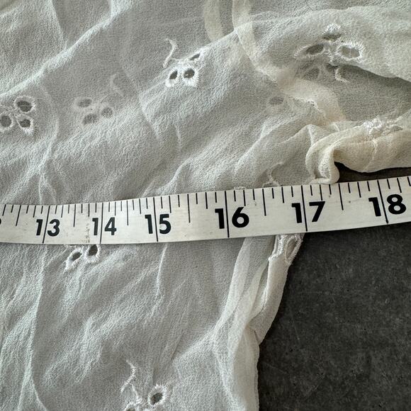 Vintage Y2K ECI Eyelet Floral Cutout White Silk Button Up Blouse Women's Large - Picture 5 of 6